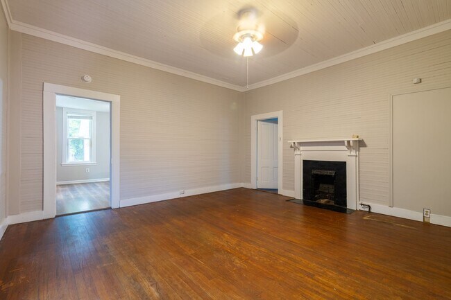 Building Photo - Charming Restored home in Bibb City