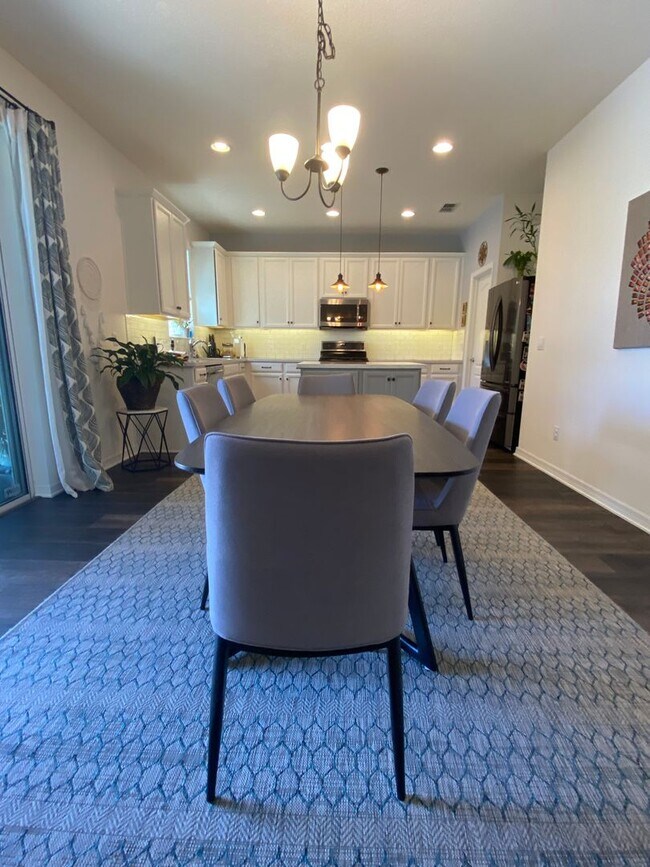 Building Photo - 7555 Loon Ave