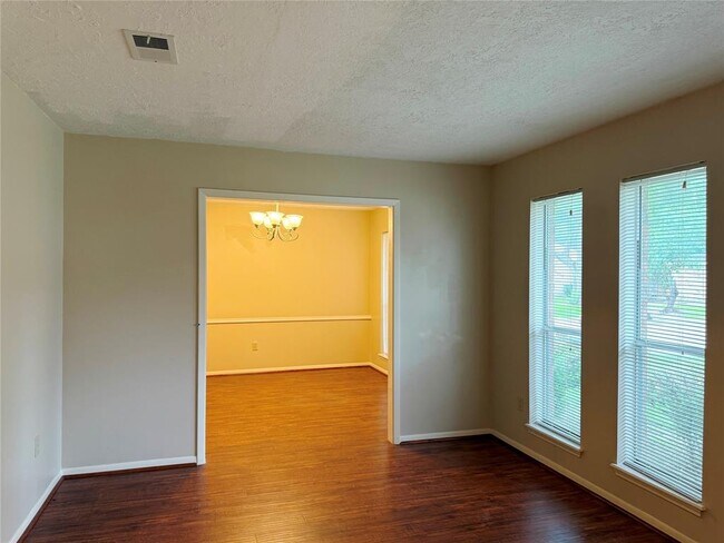 Foto del edificio - 13430 Exton Ln