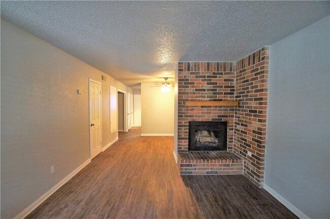 Foto del edificio - 1320 Southport Dr