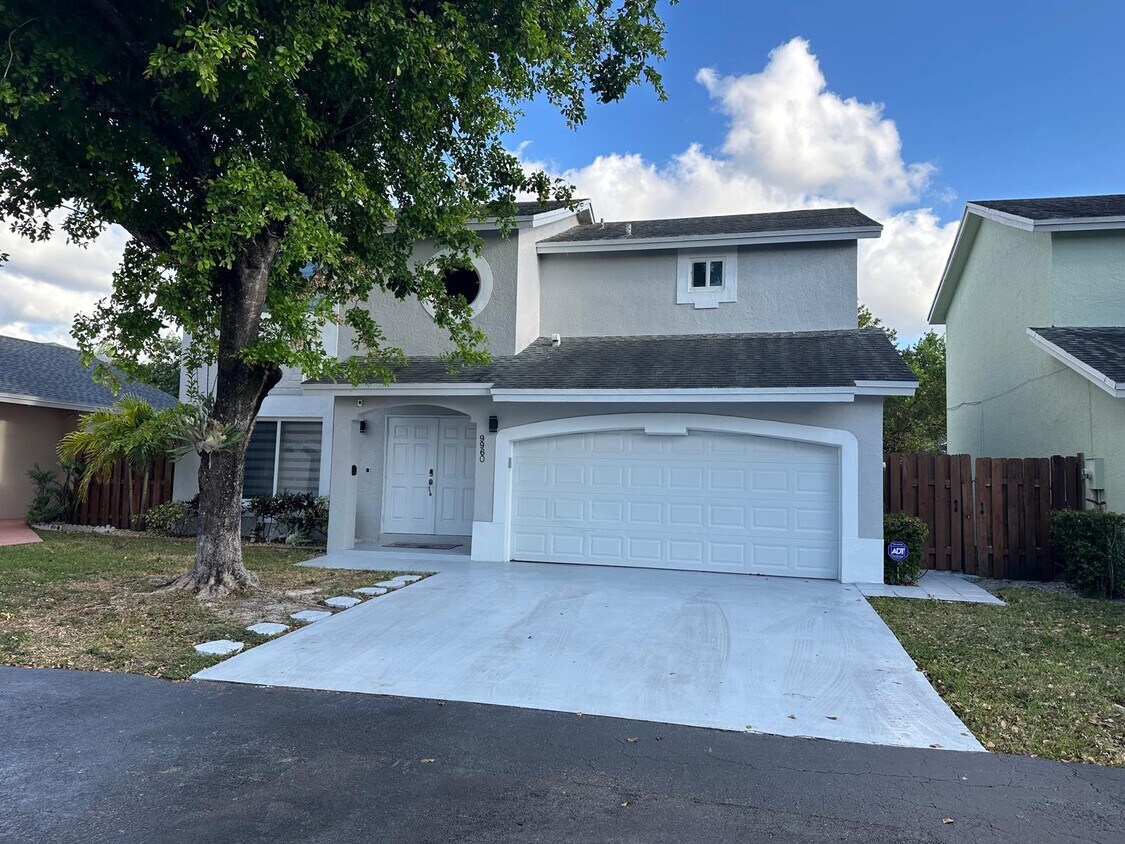 Foto principal - 9960 NW 10 Terrace