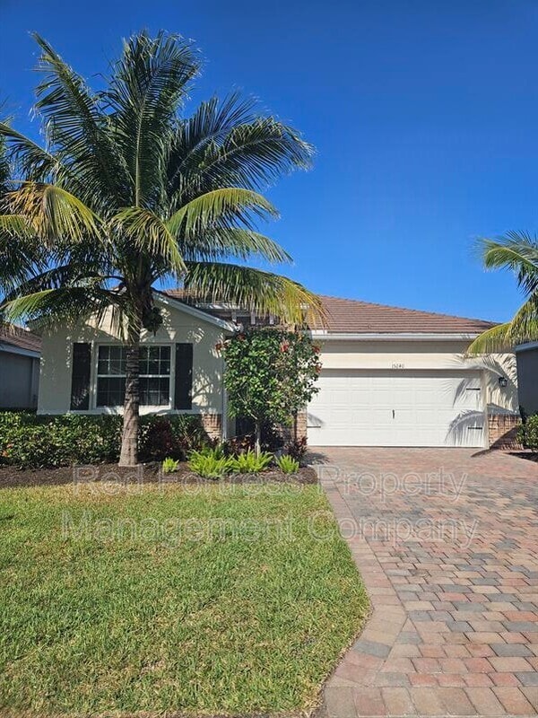 Building Photo - 15240 Floresta Ln