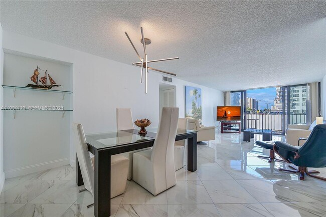 Foto del edificio - 2401 S Ocean Dr