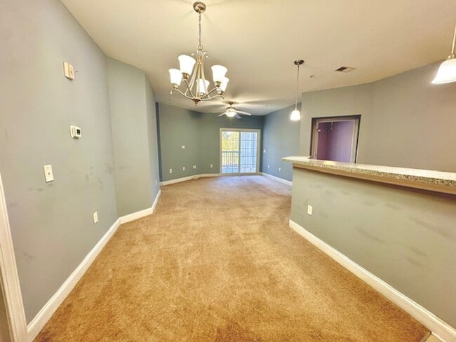 Building Photo - 200 Gateway Condos Dr