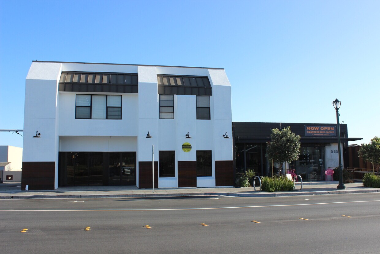 Foto principal - 555 Broadway Ave