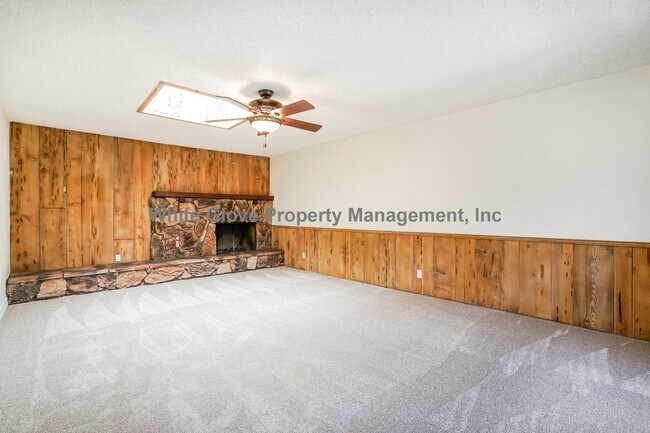 Foto del edificio - Charming 4-Bedroom Placentia Home with Fireplace, Covered Patio & Fresh Updates