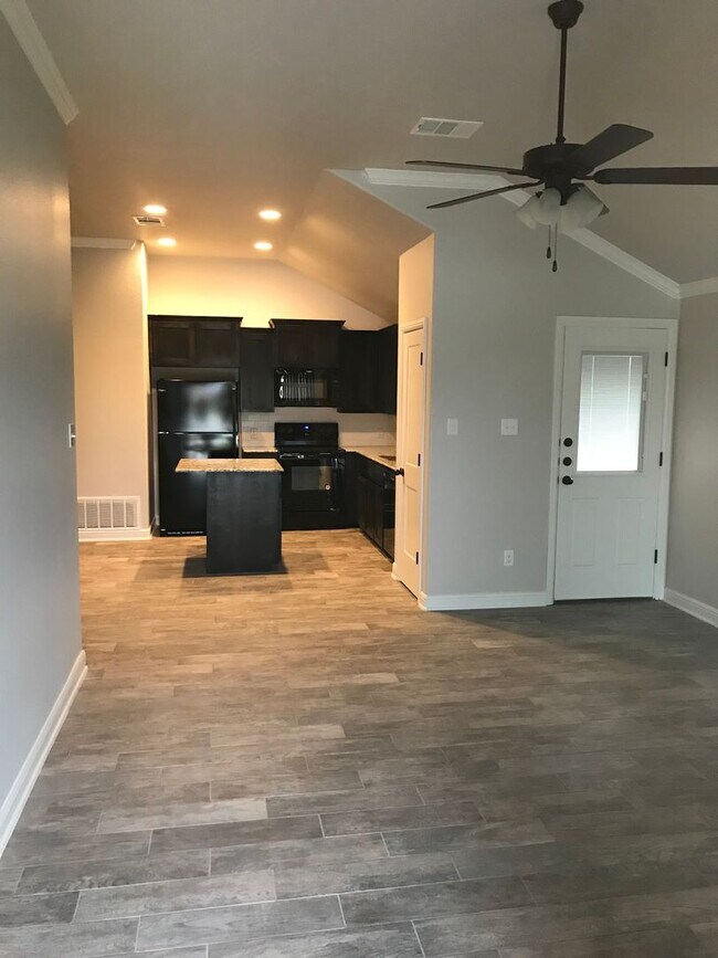 Foto del edificio - Charming 2 Bed / 2 Bath Duplex in Trimmier...