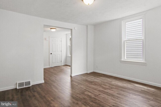 Building Photo - Charming Three Bedroom in Steelton!