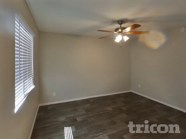 Building Photo - 459 S Johnson