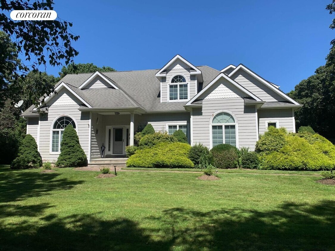 Primary Photo - 12 Cedarfield Ln