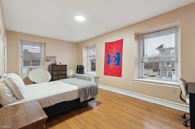Foto del edificio - 6 br, 4 bath House - 5400 WOODCREST AVE Un...