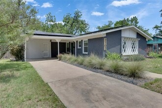 Building Photo - 2102 Bristol Dr