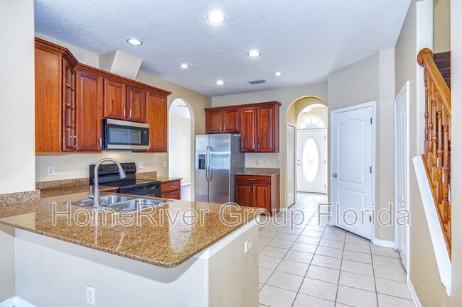 Building Photo - 11420 Village Brook Dr