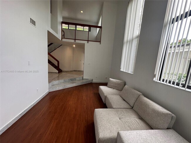 Foto del edificio - 511 Vittorio Ave