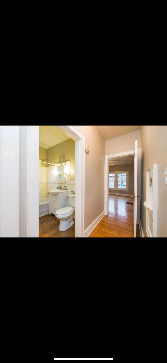 Foto del edificio - 2104 S Crums Ln