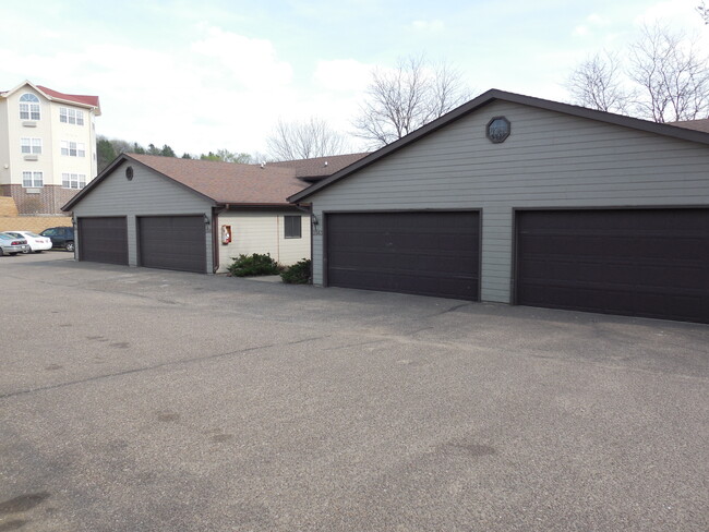 Building Photo - Autumn Ridge Townhomes