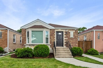 Building Photo - 7254 N Osceola Ave