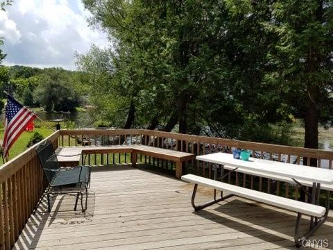 Foto del edificio - 718 Pine Tree Ln
