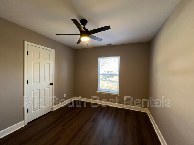 Building Photo - 1741 Osborn Dr