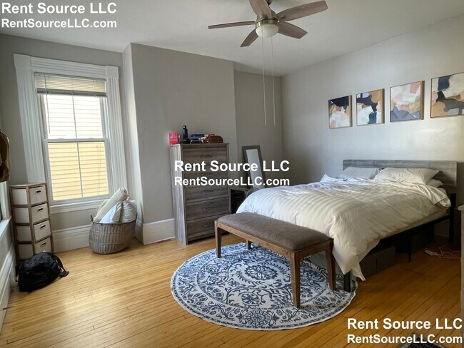 Building Photo - 73 Thorndike St