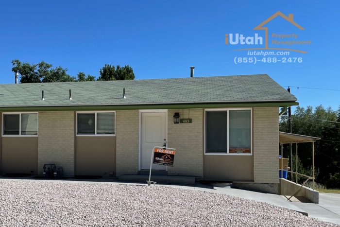 Primary Photo - 2 bdrm 1 bath Duplex- Coming soon