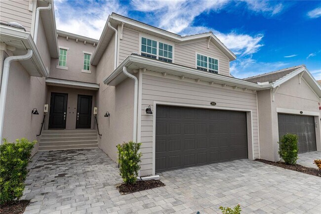 Building Photo - 16572 Kingwood Ln