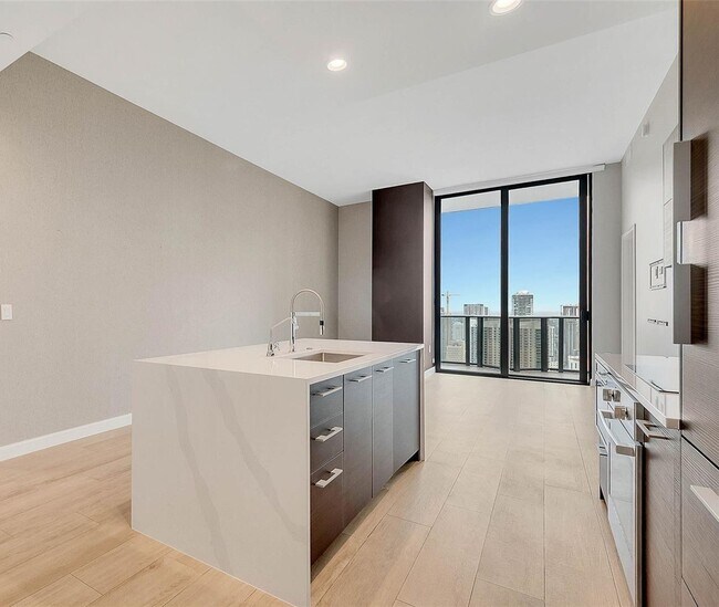 Foto del edificio - 45 SW 9th St