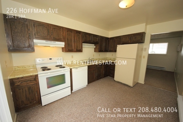 Building Photo - Charming Apartment Available in North Poca...