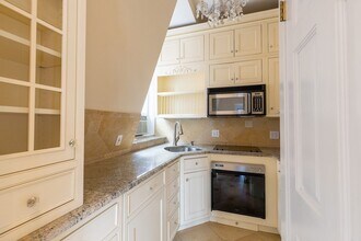 Building Photo - 3 Arlington St