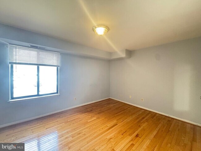 Foto del edificio - 5482 Cedar Ln