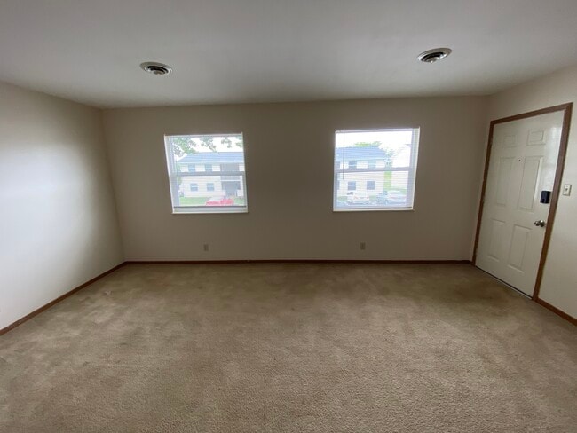 Building Photo - 114 Sandstone Ct