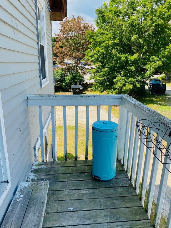 40 Russell St Unit B, Plymouth, NH 03264 40 Russell St Plymouth, NH