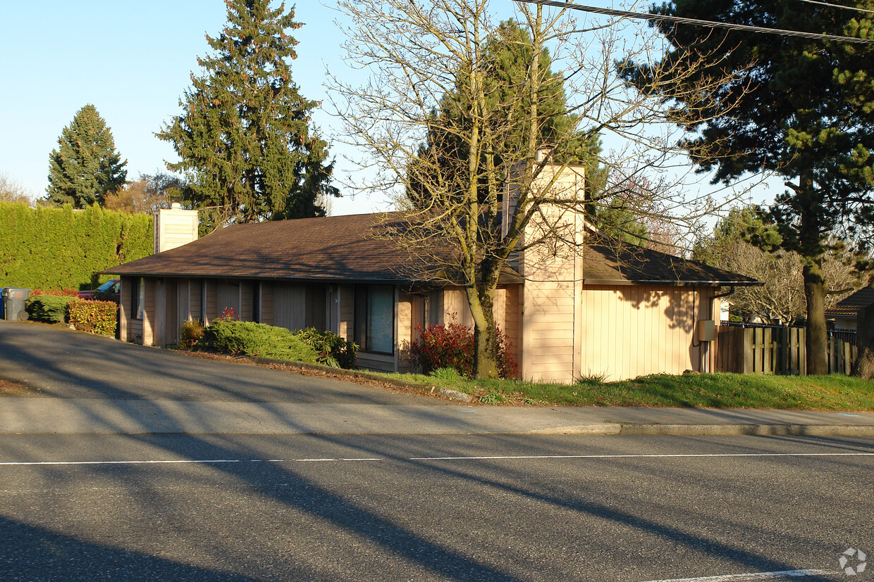 Primary Photo - 3521-3545 NE 122nd Ave