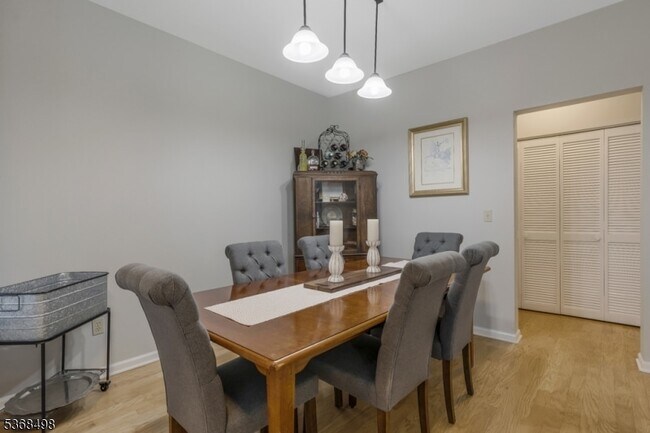 Foto del edificio - 11 Oak Knoll Ln