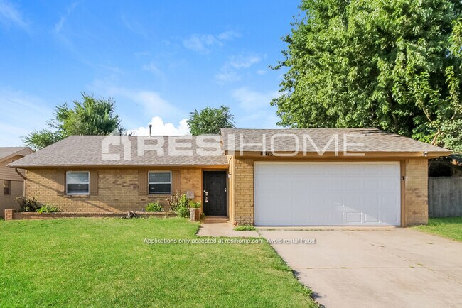 Building Photo - 8913 NW 80th St