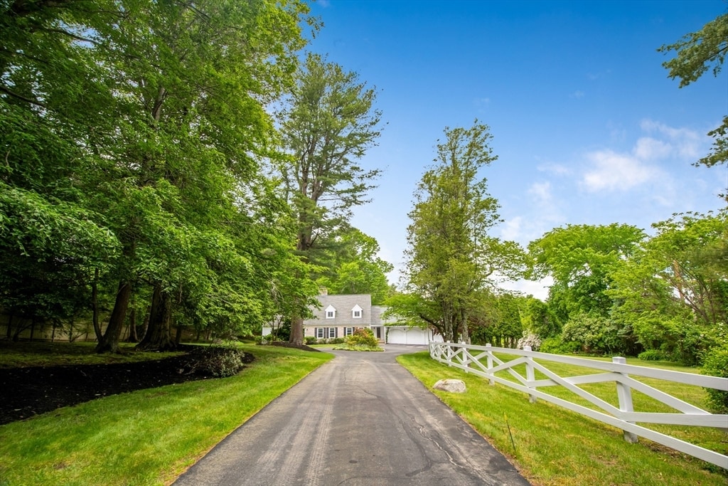 Primary Photo - 107 Farm St