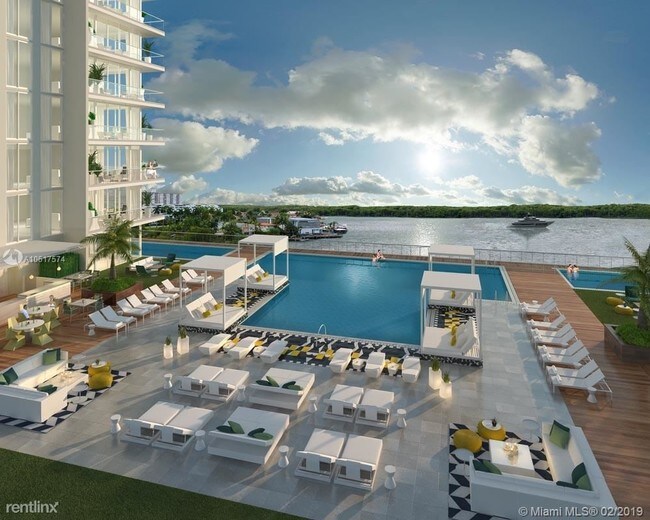 Building Photo - 300 Sunny Isles Blvd