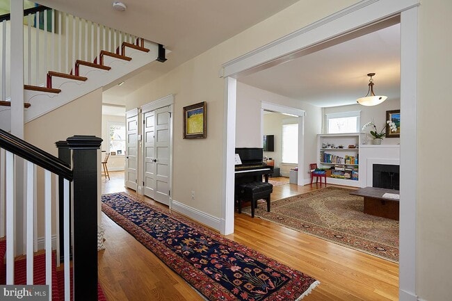 Building Photo - 2811 35th St NW