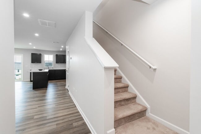 Building Photo - 404 Deer Meadow Ln