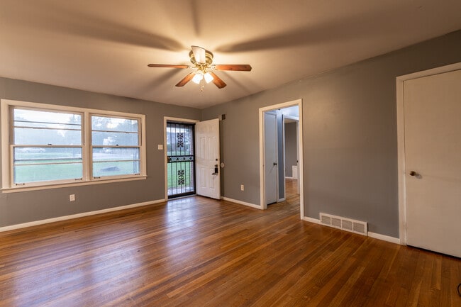 Foto del edificio - 430 N Graham St