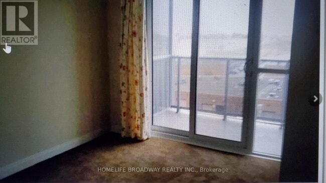 Building Photo - 181 Village Green Square