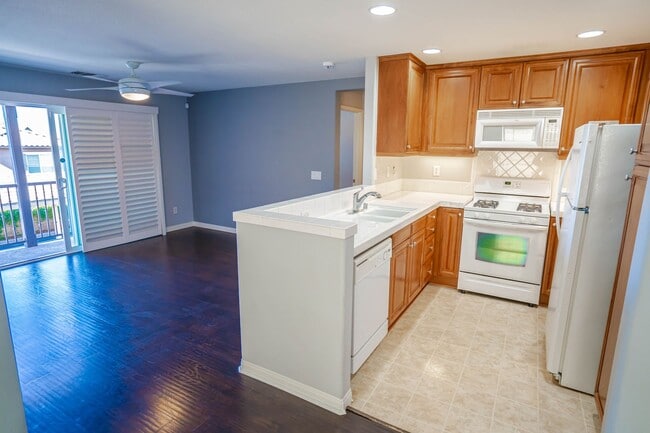 Building Photo - COMING SOON!  Mariposa  2 Bedroom Townhome...