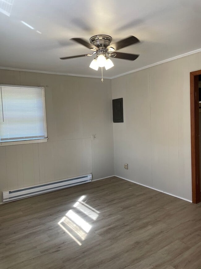 Building Photo - 1380