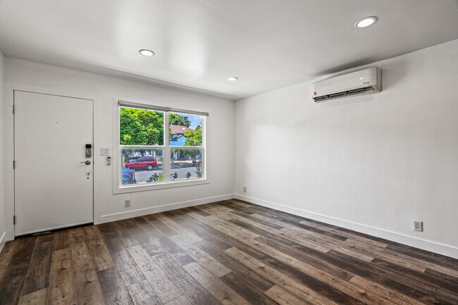 Building Photo - 6307 Elgin St.