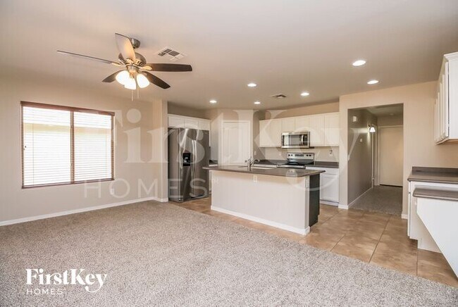 Foto del edificio - 914 W Desert Canyon Dr