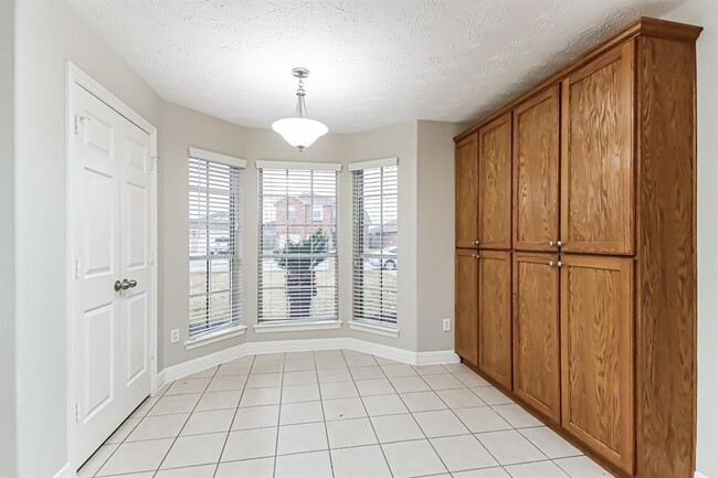 Building Photo - 15114 Diamond Way