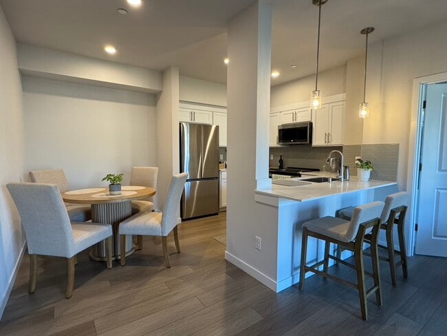 Kitchen & Eating Areas - 1230 Confluence Way SE