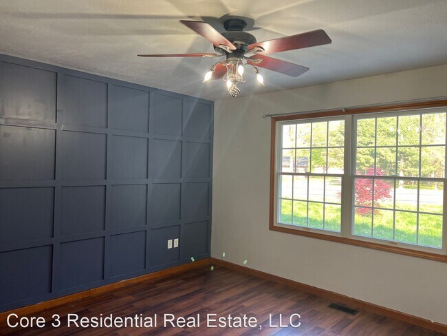 Building Photo - 3 br, 2.5 bath House - 3228 Red Oak Lane