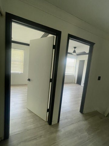 Foto del edificio - 4674 Lakeside Cir