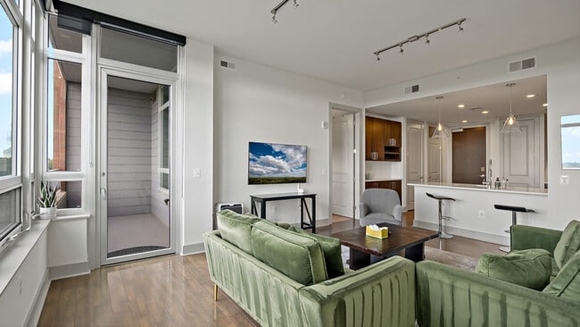 Foto del edificio - 1544 Spring Gate Dr.